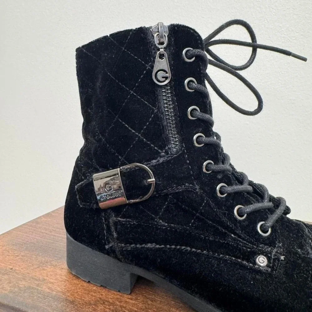 Guess Black Velvet Combat Boot Quilted Lace Up Size‎ 7.5